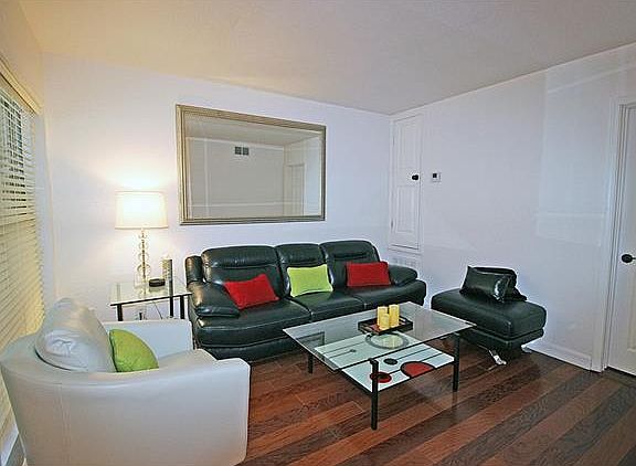 2nd image of 2511 Metairie Lawn Dr #120