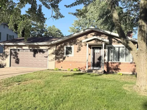 302 W Grand Ave, Mount Pleasant, MI 48858