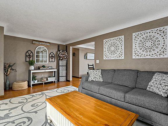 4th image of 14192 Michael Dr N