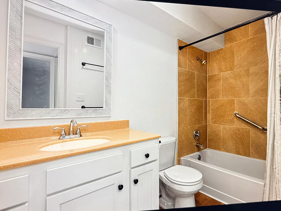 8789 W 106th Ter