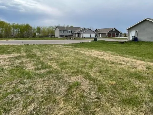 22 Spartan Circle Dr, Superior, WI 54880
