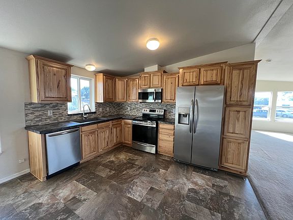 3rd image of 941 NW Cains Rd