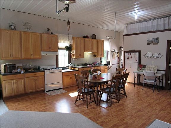4th image of 8609 County Road 5 N