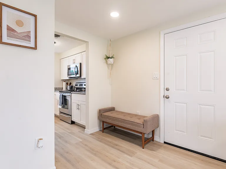 1611 Florence Ave #B — Photo 10