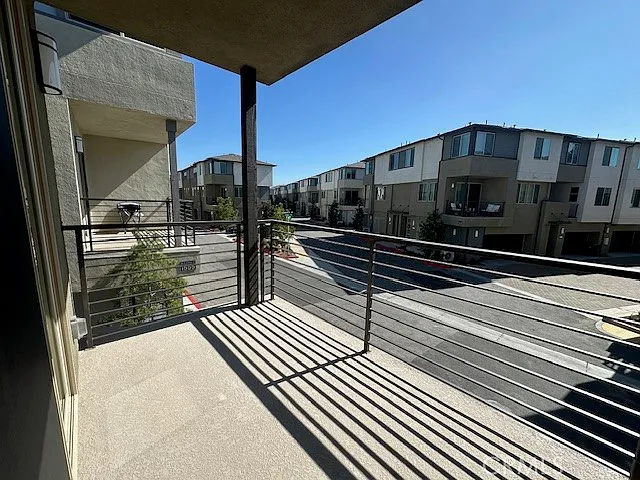 Building Photo - 1553 Lima Way #5