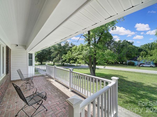 1723 Baskins Hill Rd, Heath Springs, SC 29058