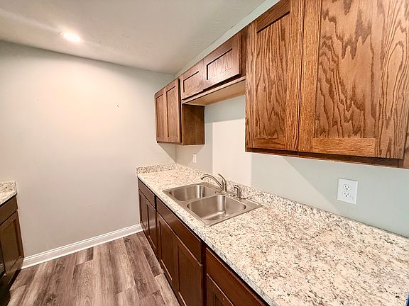 2nd image of 250 Hycliff St #258