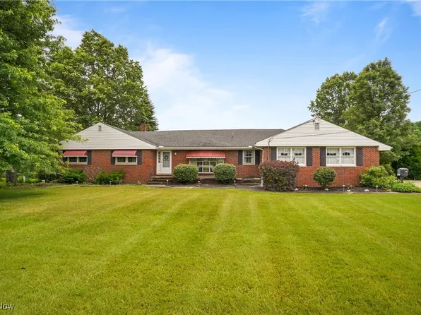 136 N Chillicothe Rd, Aurora, OH 44202