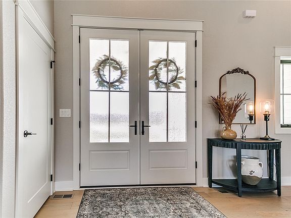 5th image of 101 Eagle Pointe Ct