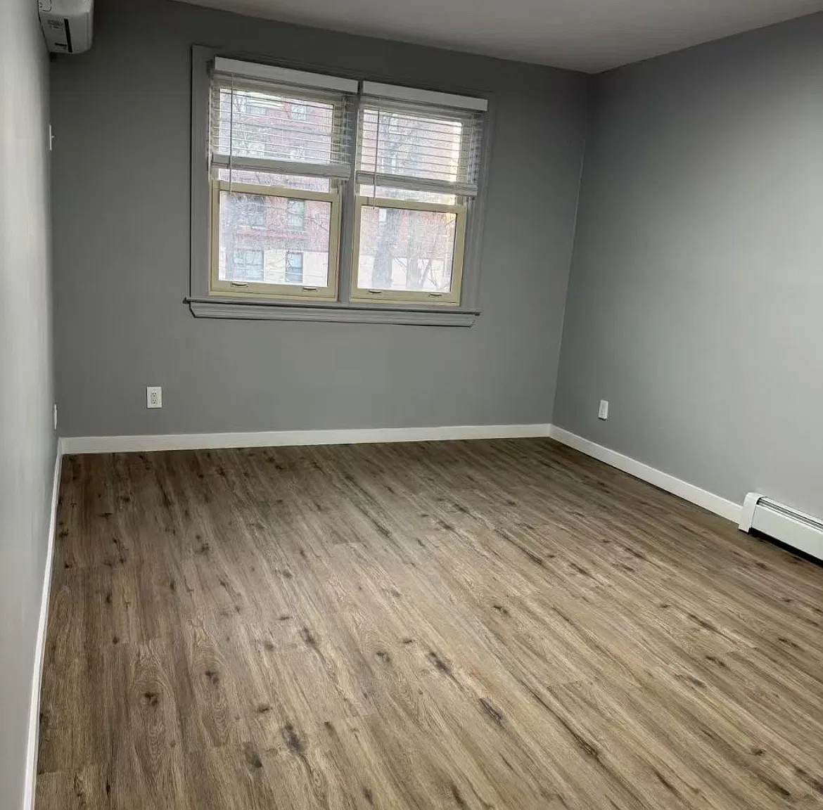 3 bed, 1300 sqft, $3,300 — Photo 3