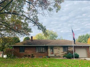1233 Woodbriar Dr, Mogadore, OH 44260
