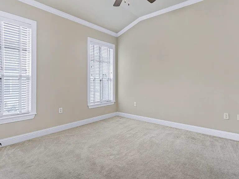 5801 Hillcrest Ave #9 — Photo 10