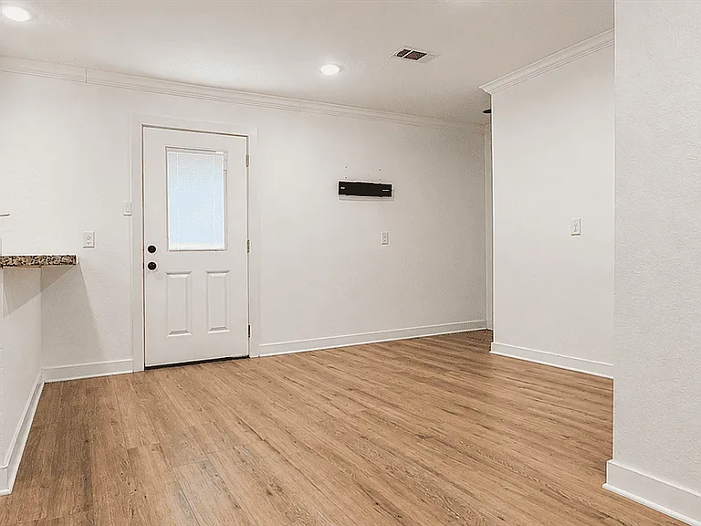 2102 Margaret St #B — Photo 5