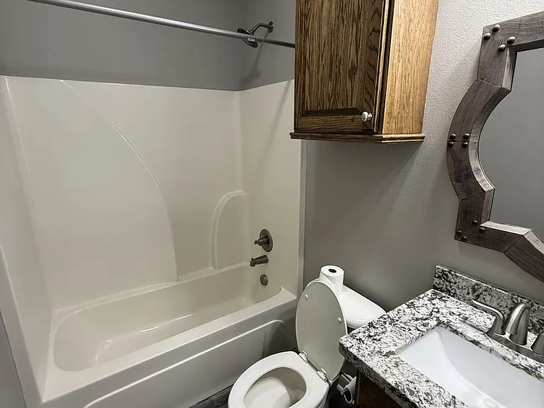 205 Oakwood Dr — Photo 7