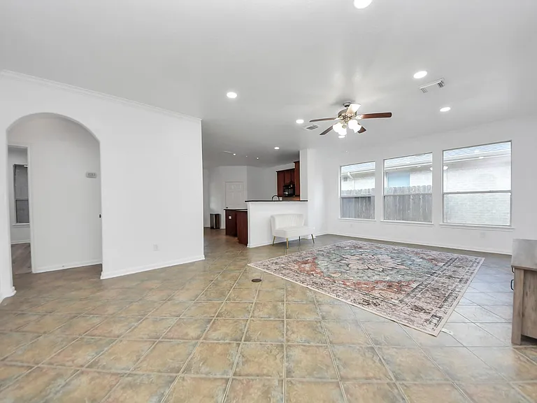 7330 Jacobs Well Dr — Photo 3