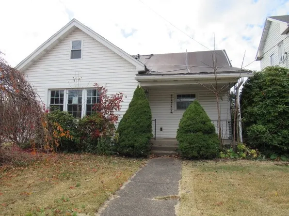 1330 S Pittsburgh St, Connellsville, PA 15425