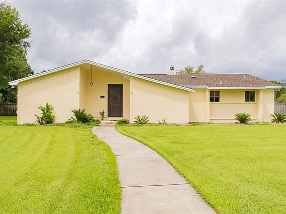 3rd image of 12021 Longwood Dr