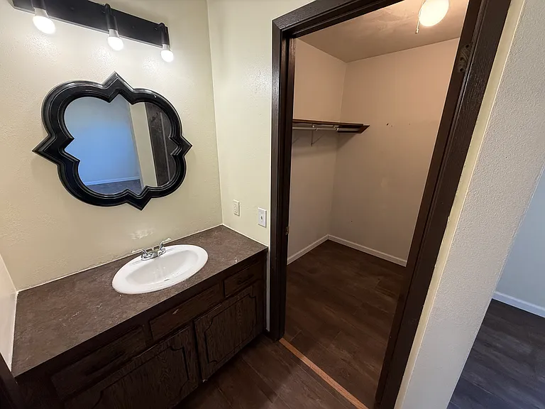 947 Belle Valley Dr — Photo 10