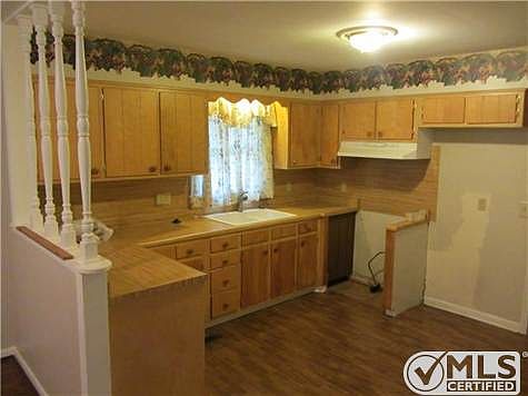 4th image of 125 Lakeside Park Dr