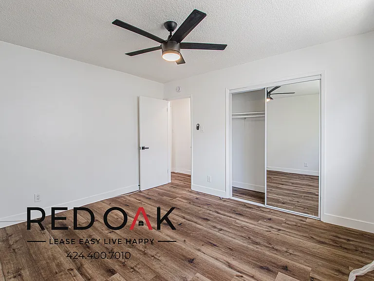 1843 S Gramercy Pl #9 — Photo 12
