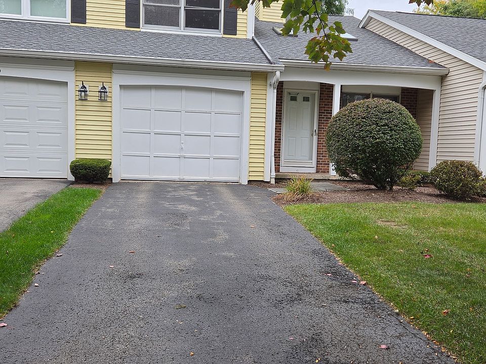 1st image of 27 Walnut Cir