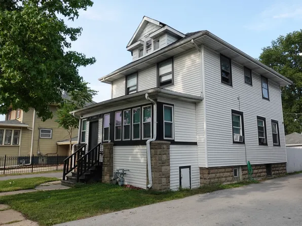 12715 S Greenwood St, Blue Island, IL 60406