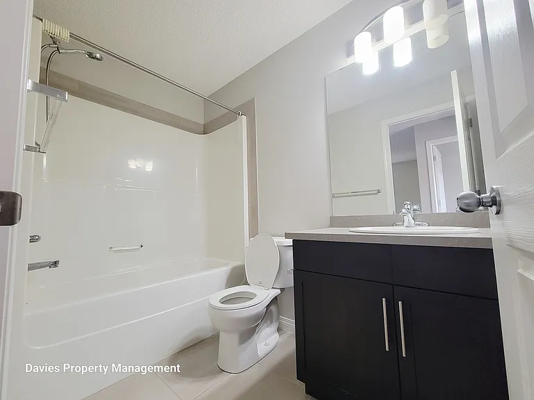 2792 Coughlan Grn SW — Photo 7