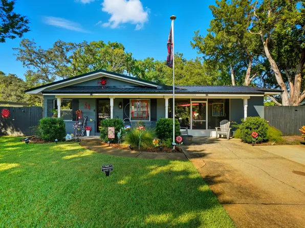 34 Hemlock Dr NW, Fort Walton Beach, FL 32548
