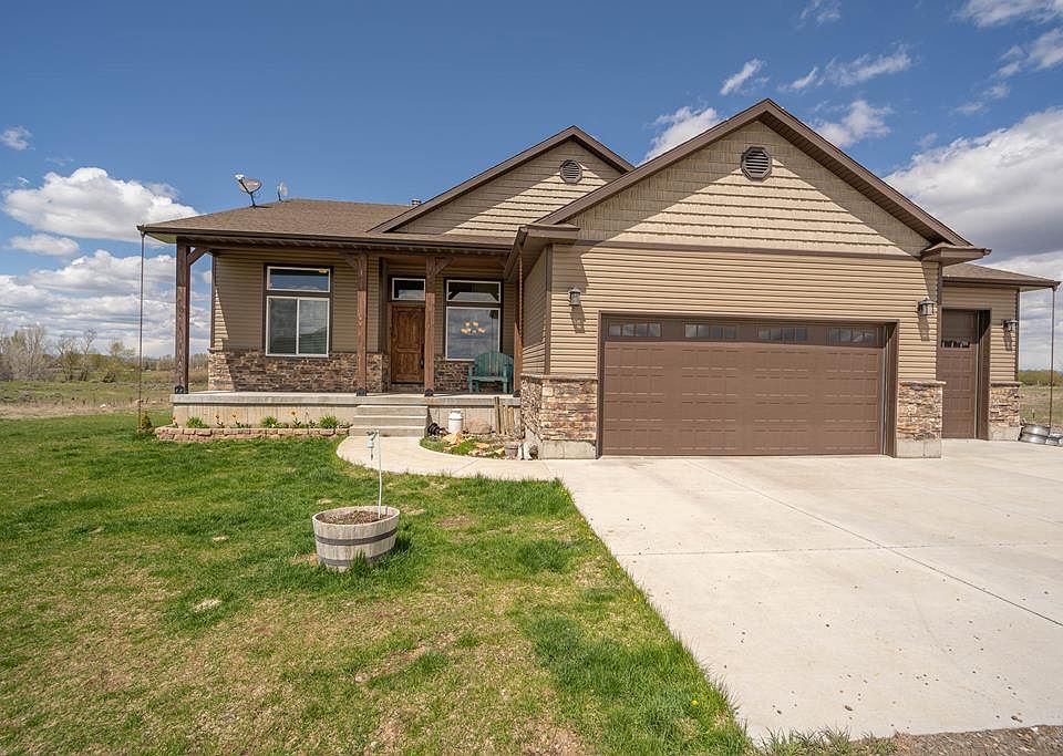 1st image of 2921 Hackamore Dr
