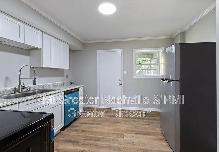 300 Spring St #8 — Photo 15