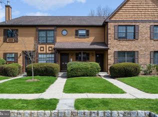32 Adele Ct, Lawrence Township, NJ 08648