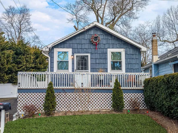 15 Kirby Lane, Lake Ronkonkoma, NY 11779