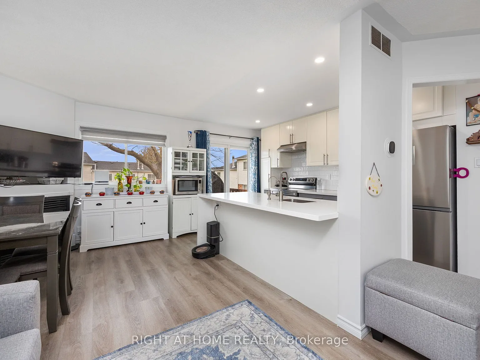 3 bed, $2,900 — Photo 3