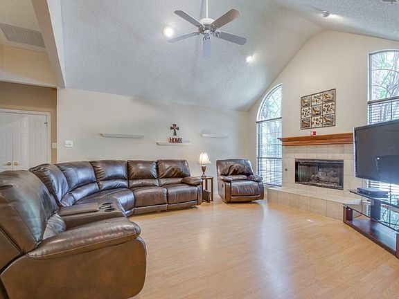 5th image of 804 Boxwood Dr
