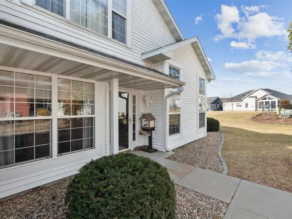 4418 1st Ave NW, Cedar Rapids, IA 52405