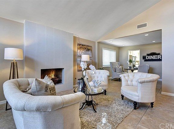 3rd image of 4196 Banyan Ave