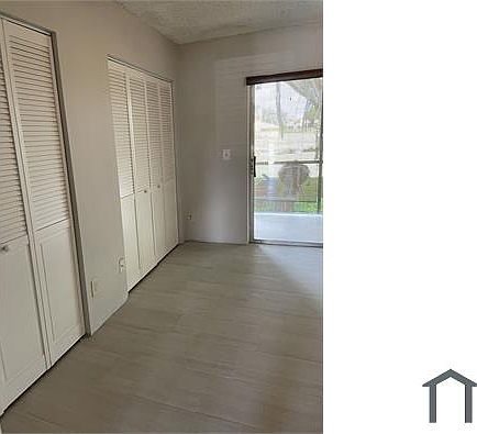 5th image of 1833 Meadows Cir W #1833