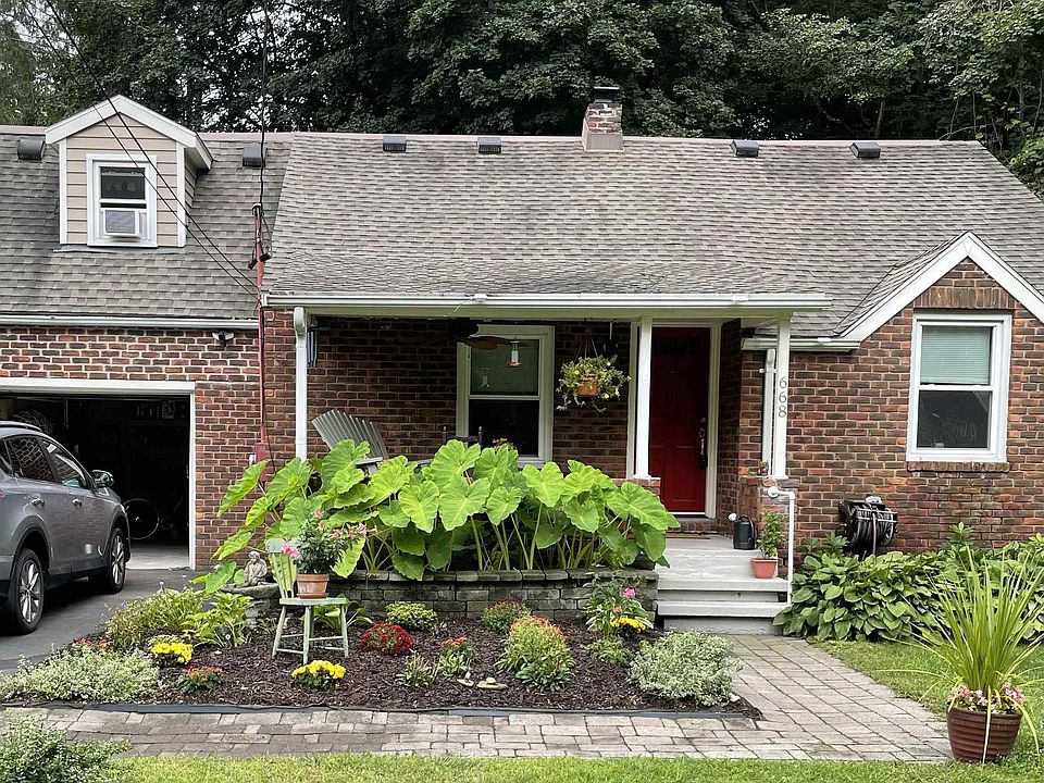 1st image of 668 Hurley Avenue