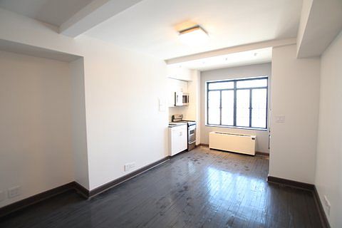 1st image of 5 Tudor City Pl APT 934