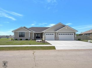 974 Tallgrass Ln, Manteno, IL 60950