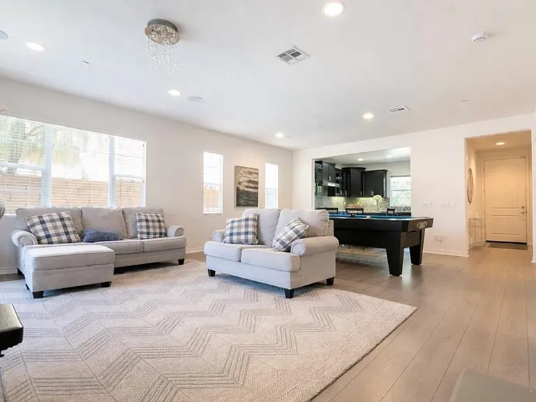461 Paseo Del Corazon — Photo 3