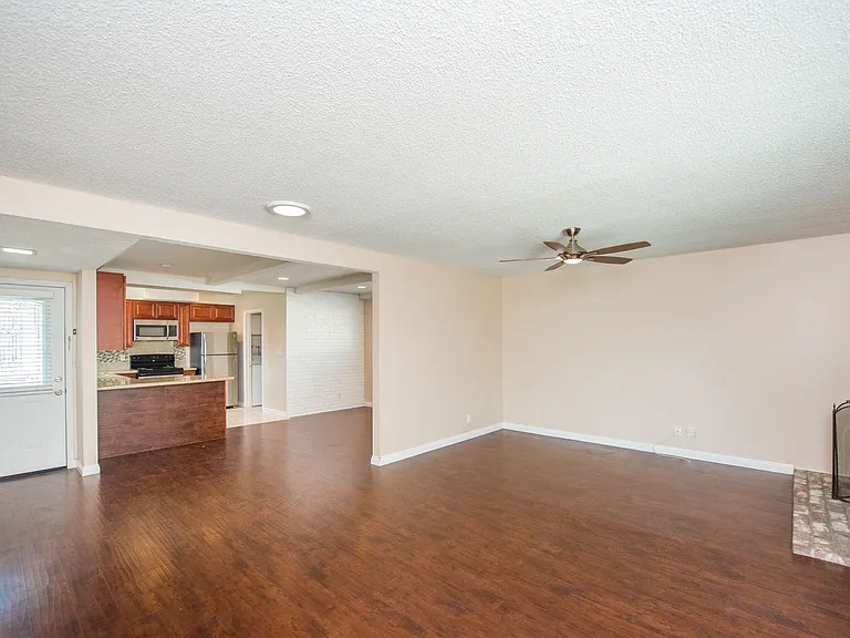 15412 Shasta Ln — Photo 4