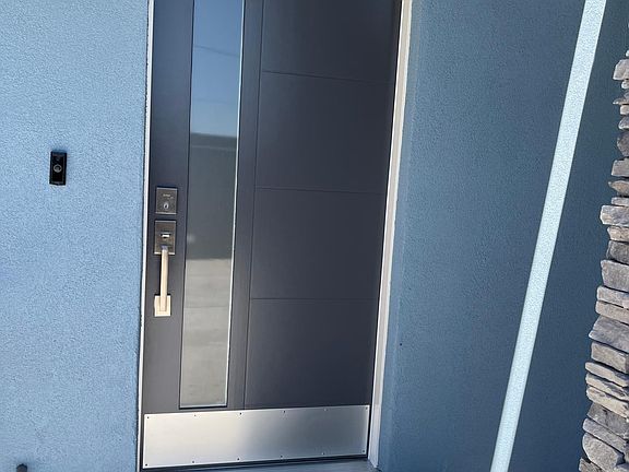 2nd image of 6318 Ventura St