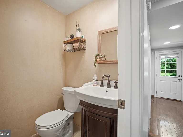 9405 Chatteroy Pl — Photo 9