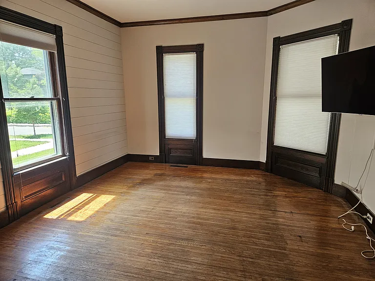 141 Hubbell St — Photo 2