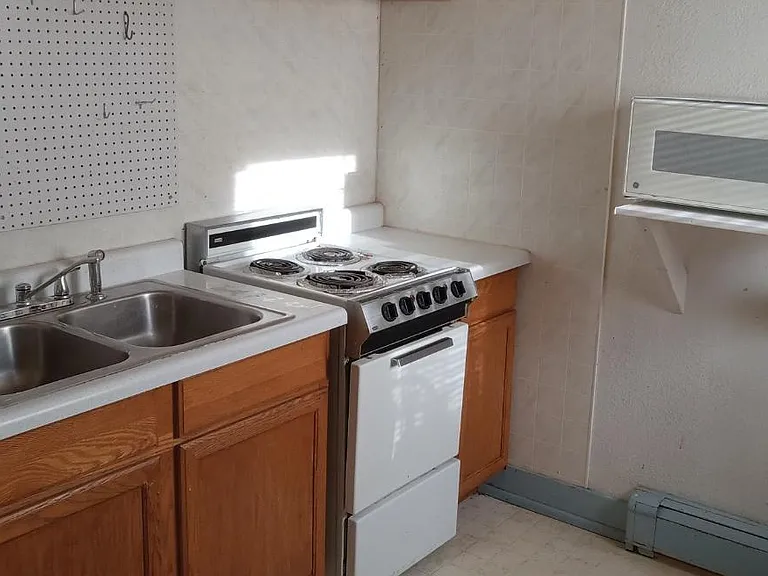 316 E Flaming Gorge Way #211 — Photo 4