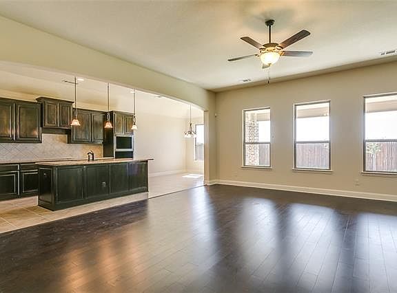 5th image of 417 Salt Cedar Dr