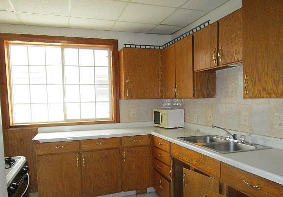 3rd image of 1134 Sylvan St