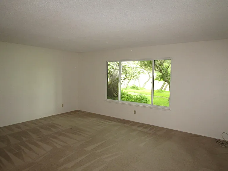 48 Stanford Cir — Photo 12