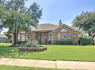 2068 Cameo Dr, Lewisville, TX 75067